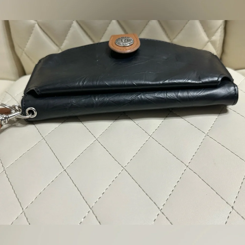 Stone Mountain Large Wrinkle Zip Around Wristlet Wallet Black Leather